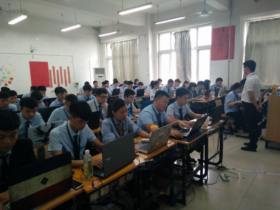 八維教育AI培訓鍛造未來智能精英共創智慧科技新未來