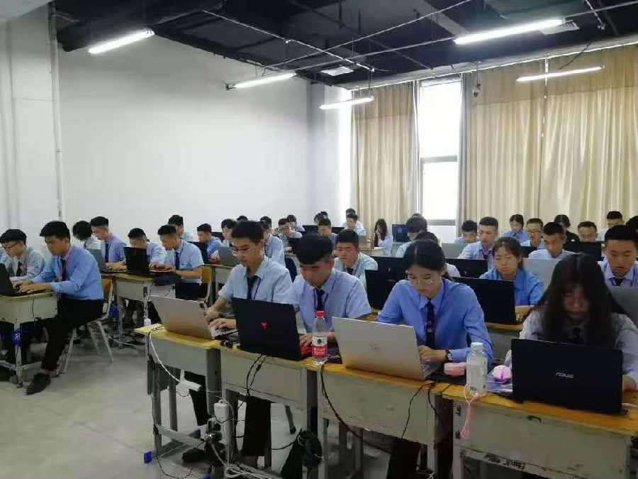 八維教育AI培訓鍛造未來智能精英共創智慧科技新未來