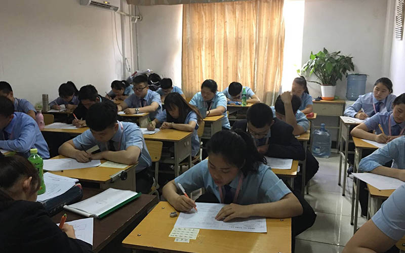 八維職業學校上海傳媒專業最新就業再傳喜報