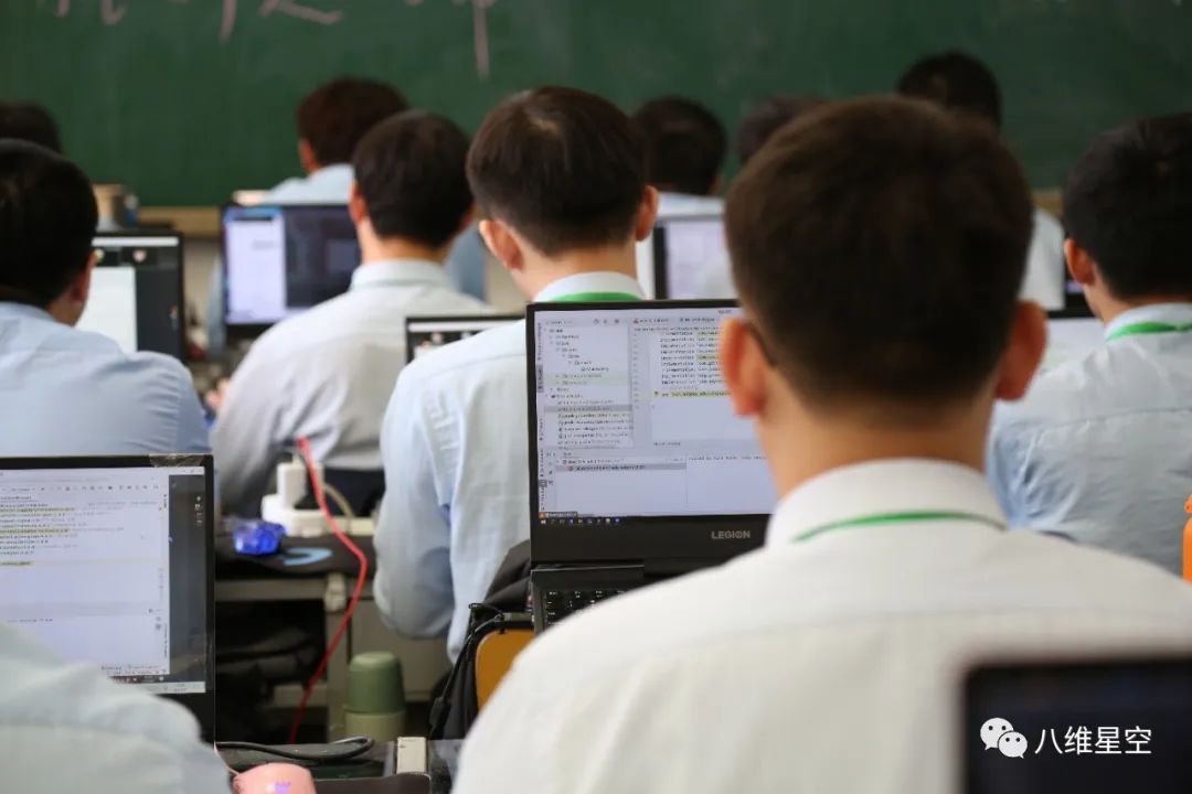 八維學校游戲開發逐夢之旅編織游戲世界的夢幻篇章