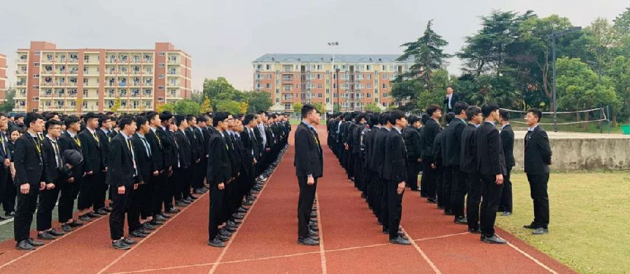 八維職業(yè)學校解鎖數(shù)字技能科技新紀元引領智慧未來潮流