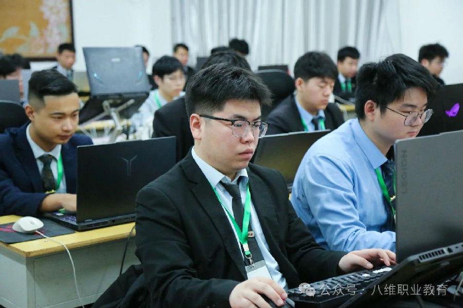 江蘇宿遷八維學校培育AI工程師的搖籃智啟未來科技精英