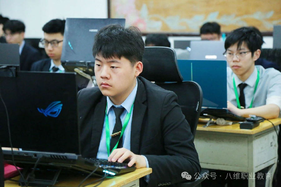 八維職業(yè)學校人工智能領域的新星搖籃鑄就未來科技精英