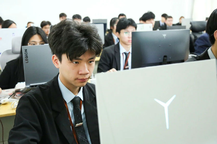 八維職業(yè)學校人工智能領域的新星搖籃鑄就未來科技精英