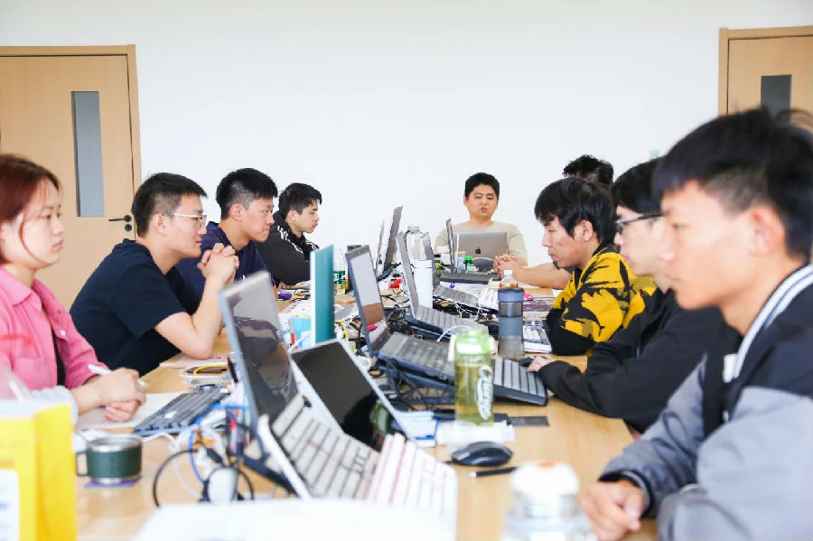 八維職業(yè)學(xué)校大學(xué)生短期精英班開啟職場高速通道
