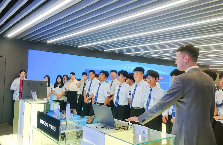 八維職業學校打造學子們就業啟航站引領你走向成功