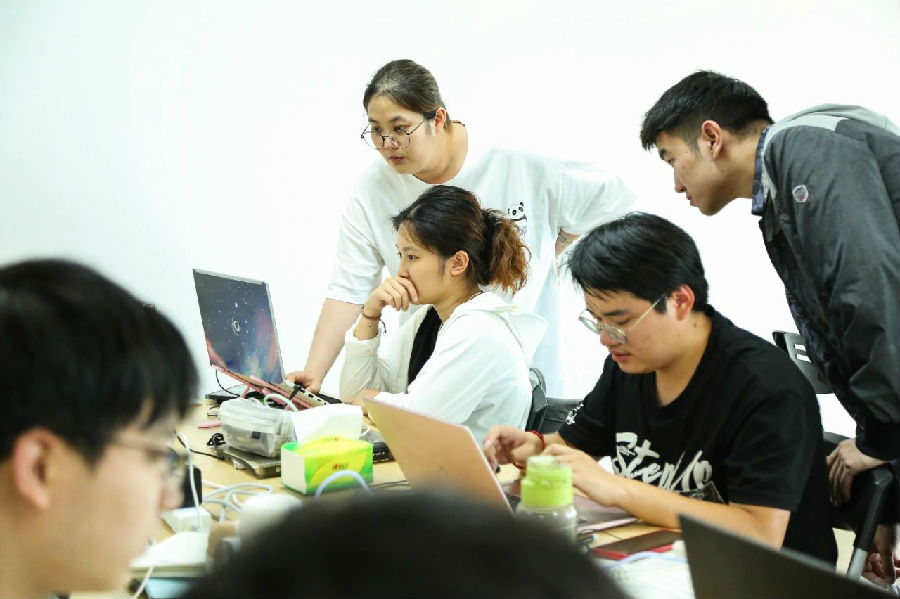 八維職業(yè)學(xué)校高職專(zhuān)科的精英搖籃鑄就職業(yè)精英的輝煌舞臺(tái)