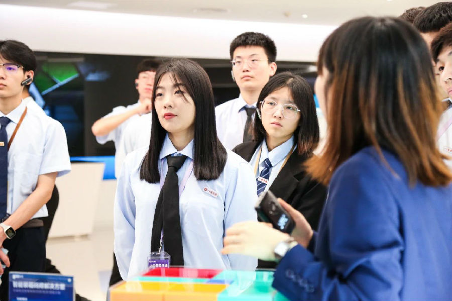 八維職業學校領航職業教育新風潮引領學子馳騁職場巔峰