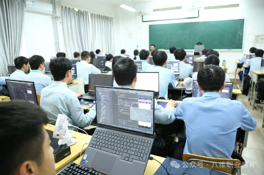 江蘇宿遷八維學校：數字人才培養碩果累累，引領教育行業新風潮！