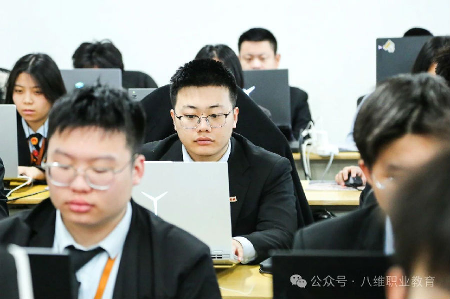  江蘇宿遷八維學校：引領智慧未來，鑄就未來AI人工智能精英搖籃！